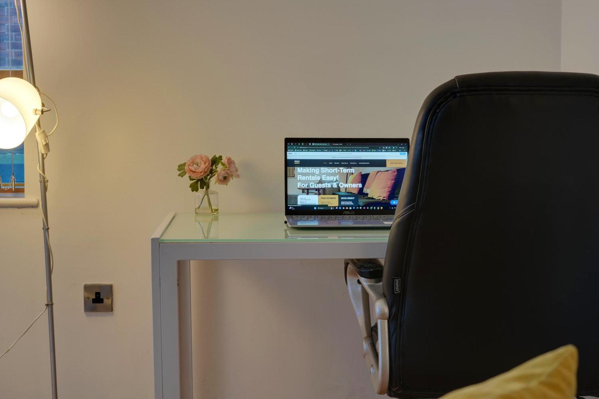 Stylish 2 Bed Apt 18 - City Centre, Free Parking, Espresso Machine & Netflix - Hosted By Stay Host Save 谢菲尔德 外观 照片