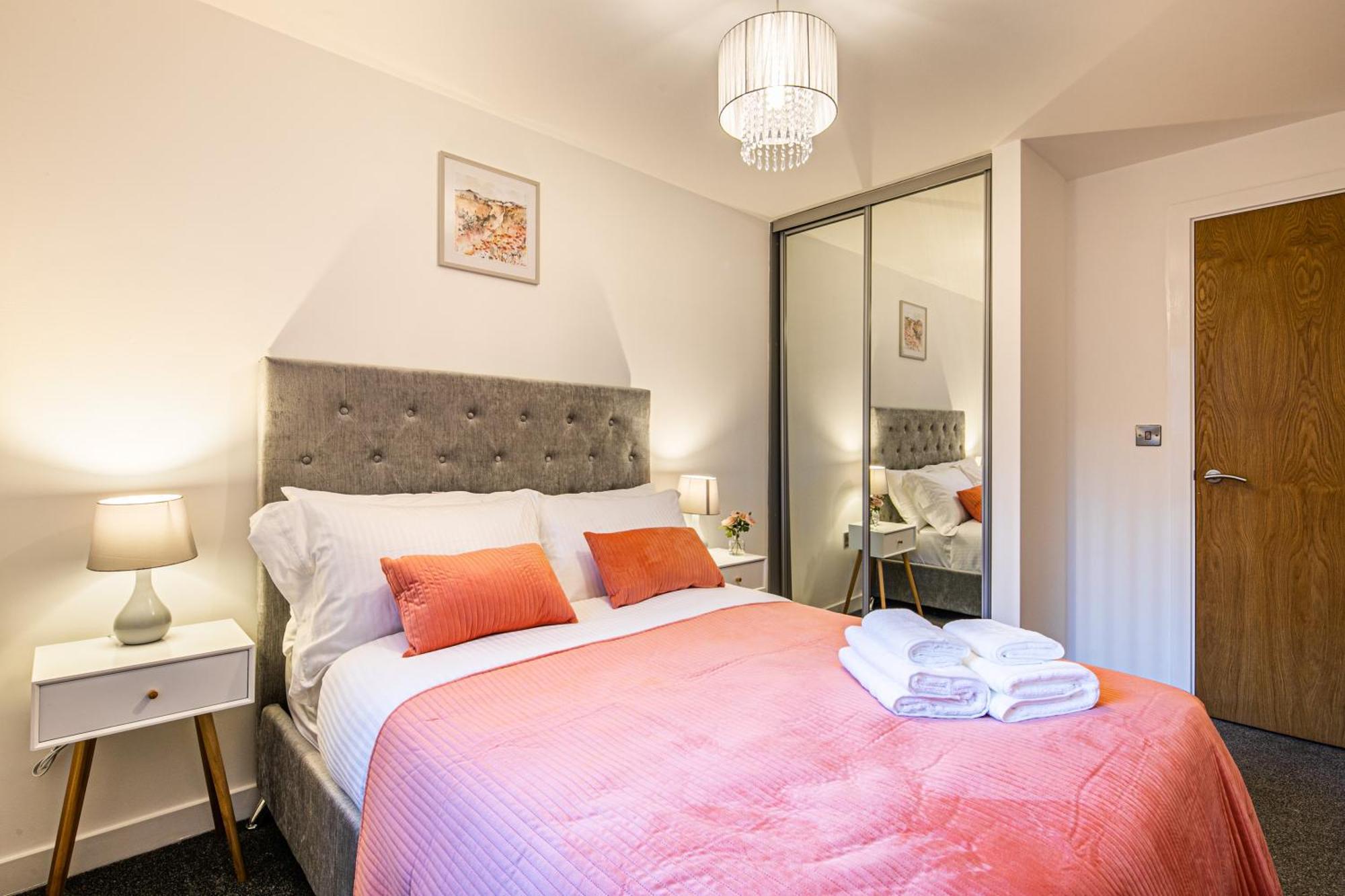 Stylish 2 Bed Apt 18 - City Centre, Free Parking, Espresso Machine & Netflix - Hosted By Stay Host Save 谢菲尔德 外观 照片