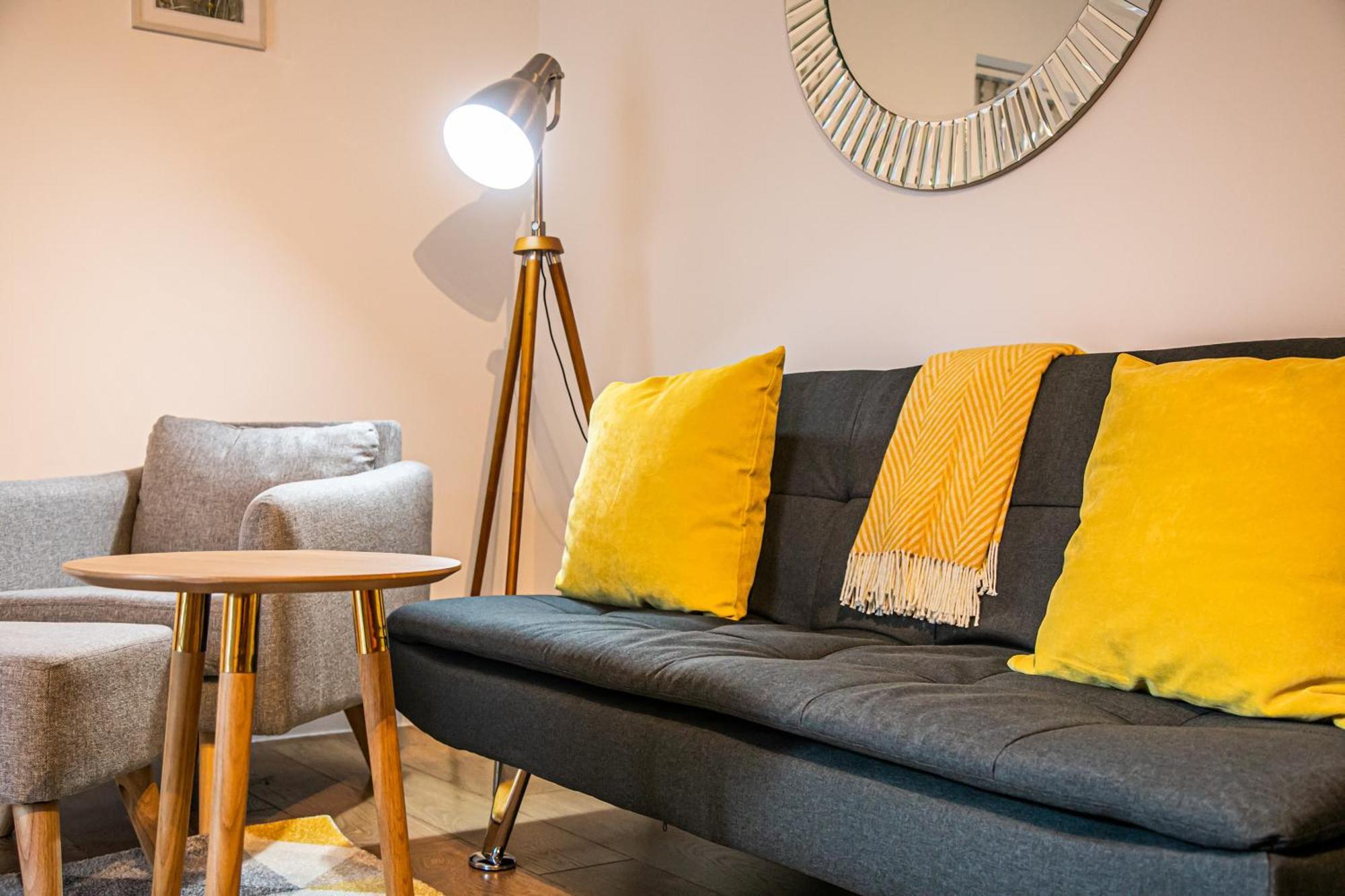 Stylish 2 Bed Apt 18 - City Centre, Free Parking, Espresso Machine & Netflix - Hosted By Stay Host Save 谢菲尔德 外观 照片