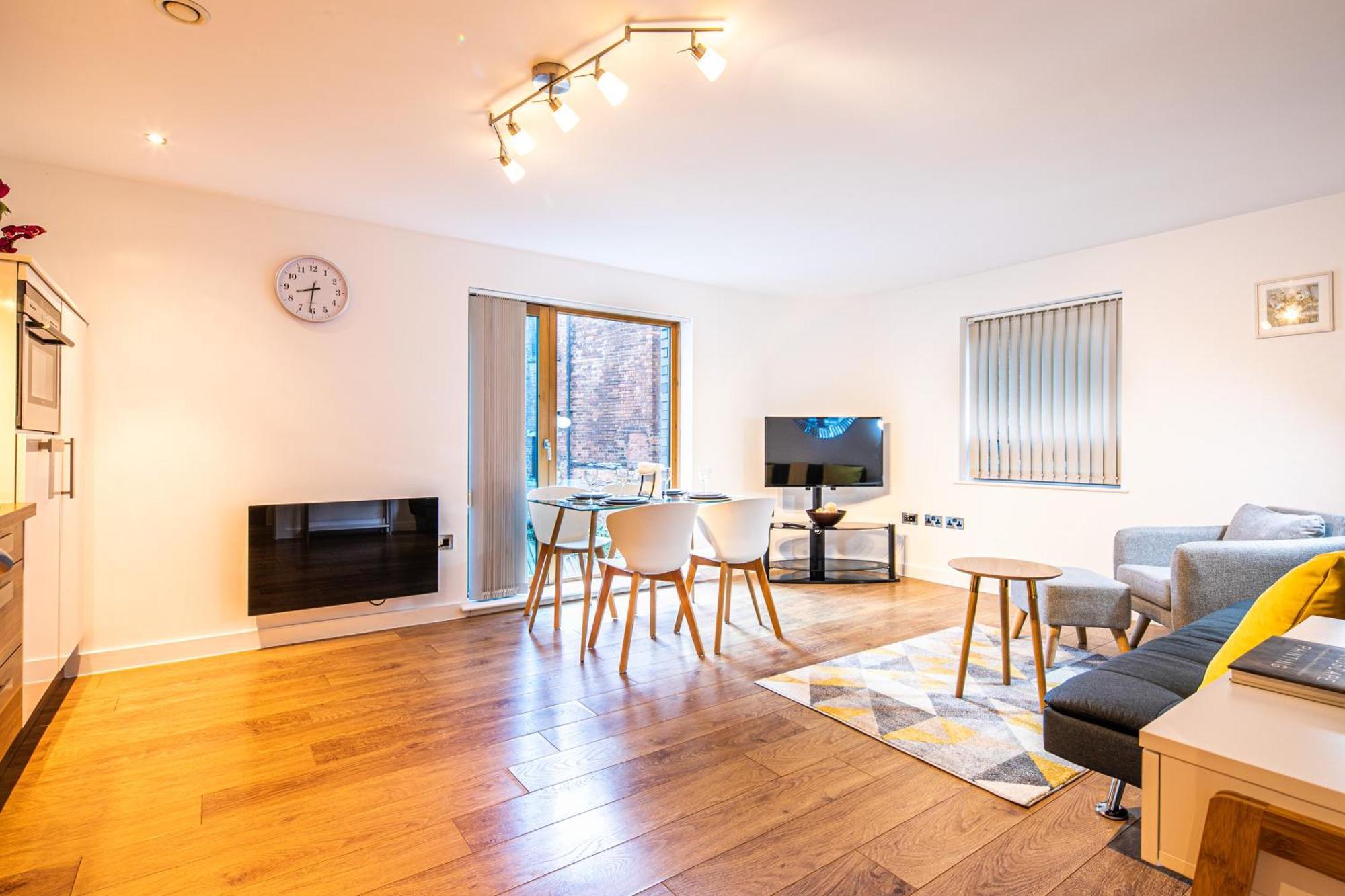 Stylish 2 Bed Apt 18 - City Centre, Free Parking, Espresso Machine & Netflix - Hosted By Stay Host Save 谢菲尔德 外观 照片