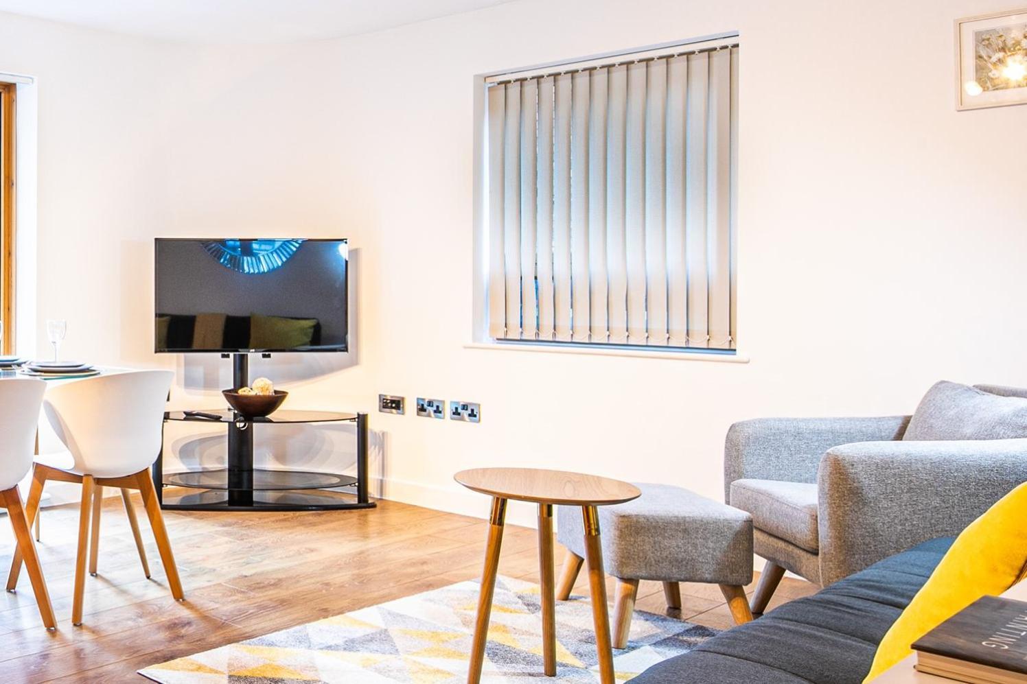 Stylish 2 Bed Apt 18 - City Centre, Free Parking, Espresso Machine & Netflix - Hosted By Stay Host Save 谢菲尔德 外观 照片